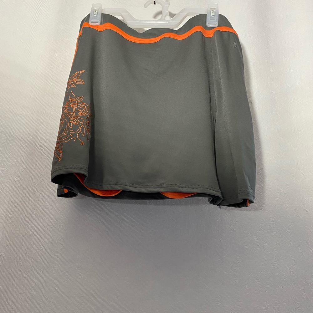 Emerald 18 gray and orange embroidered golf skort with side zipper size XL